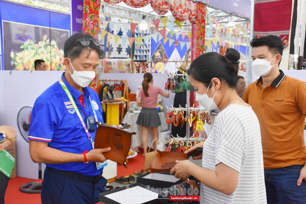 Ghé thăm các gian hàng Hanoi Great Souvenirs 2022 dịp SEA Games 31