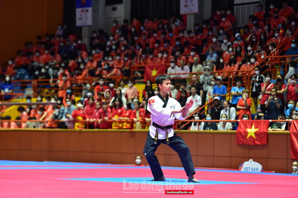 Taekwondo Việt Nam xuất sắc giành 4 Huy chương Vàng trong ngày đầu ra quân