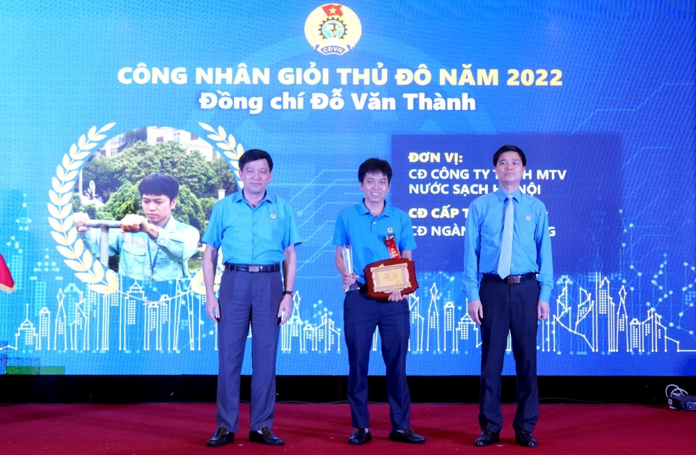 Trực tuyến Lễ tuyên dương 100 “Công nhân giỏi Thủ đô” năm 2022