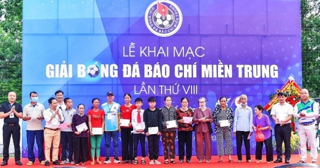 Thanh Hóa: Khai mạc Giải bóng đá báo chí miền Trung lần thứ VIII