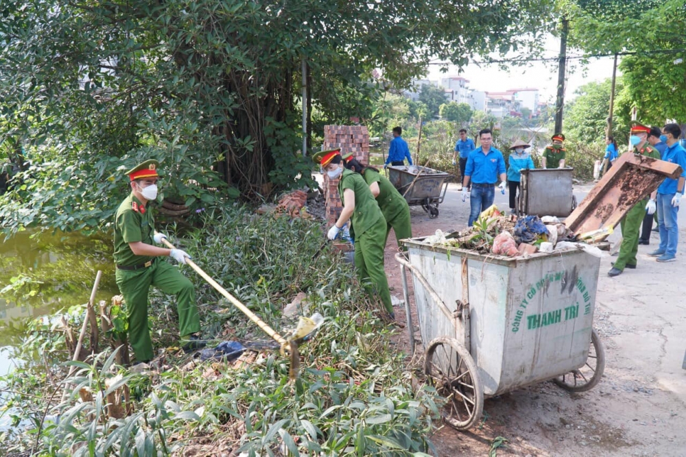 Khơi thông dòng chảy sông Tô Lịch, nâng cao nhận thức bảo vệ môi trường