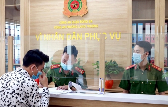 Nêu gương vì nhân dân phục vụ