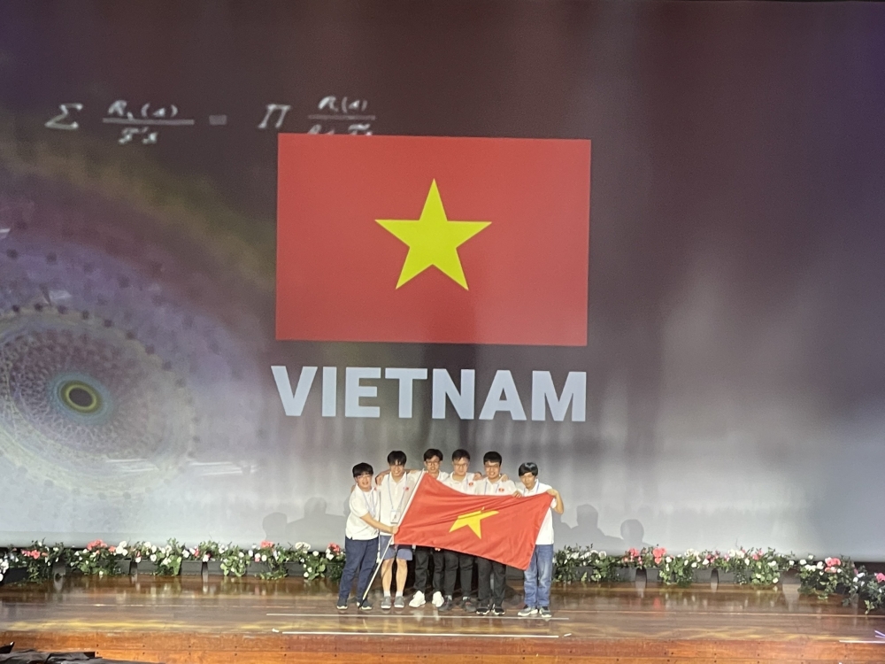 6/6 học sinh Việt Nam giành Huy chương tại Olympic Toán học quốc tế năm 2022