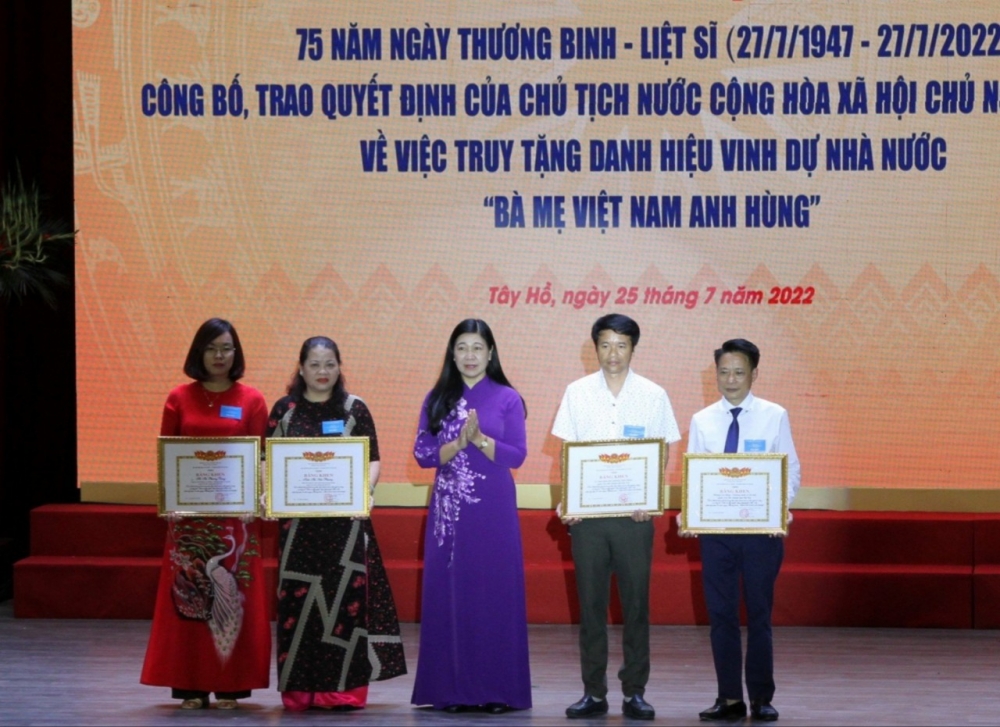 Quận Tây Hồ: Truy tặng danh hiệu vinh dự Nhà nước “Bà mẹ Việt Nam Anh hùng”