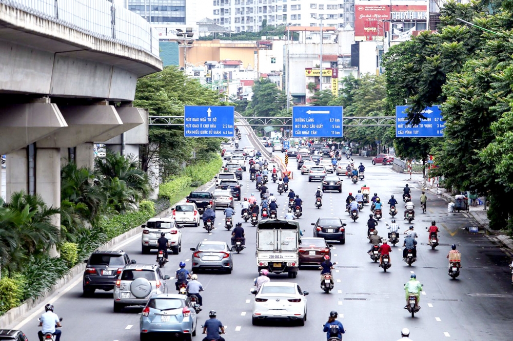 Phân làn, phạt nguội để giảm ùn tắc giao thông