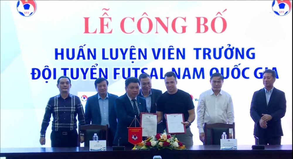 Ông Diego Raul Giustozzi, người Argentina là Huấn luyện viên trưởng Đội tuyển Futsal Nam Quốc gia