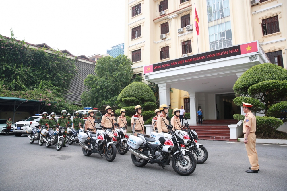 Quận Cầu Giấy ra quân đảm bảo trật tự an toàn giao thông - trật tự đô thị