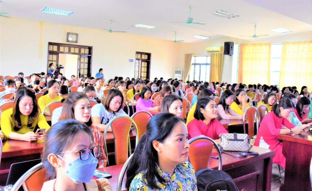 Công đoàn phối hợp đào tạo, nâng cao chất lượng đội ngũ cán bộ, giáo viên