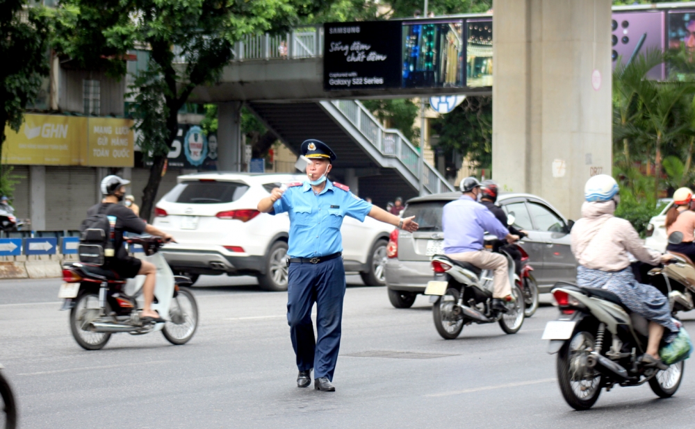 Từ việc phân làn giao thông trục đường Nguyễn Trãi: Không làm quyết liệt, thí điểm khó thành công!