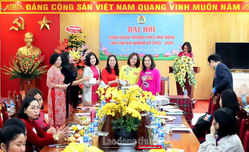 Các đại biểu tiến hành bầu cử