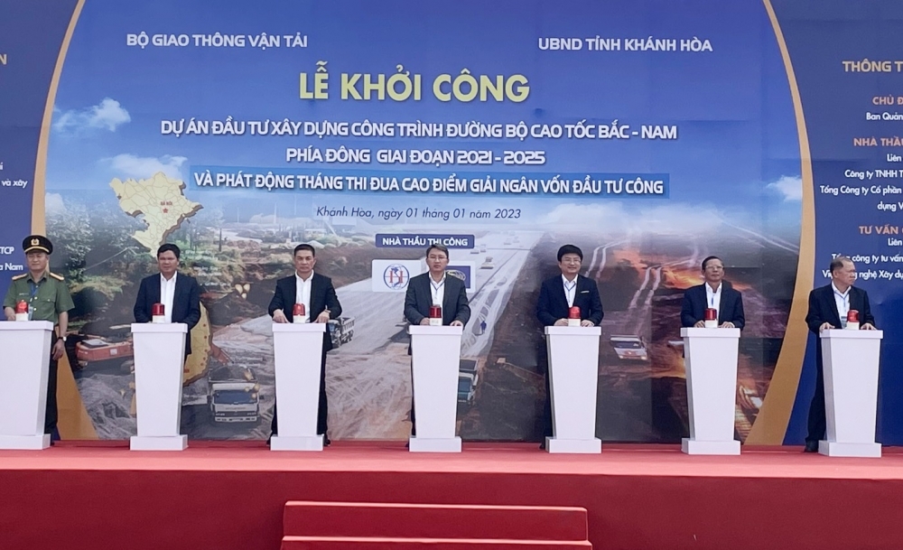 Khởi công dự án đường bộ cao tốc đoạn Vân Phong - Nha Trang