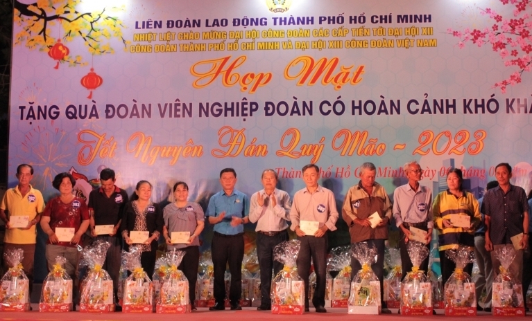 TP.HCM dành hơn 1.100 tỷ đồng chăm lo Tết cho người dân