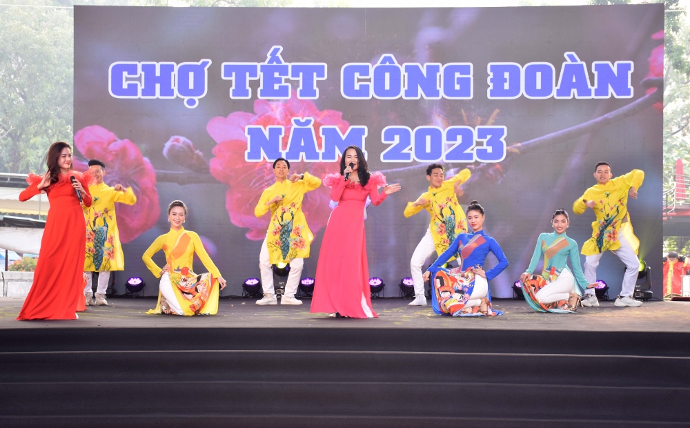 TRỰC TUYẾN: Rộn ràng Chợ Tết Công đoàn năm 2023 với công nhân game bài uy tín
 Thủ đô