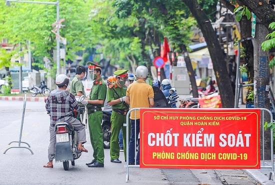 Người đàn ông tự xưng là "người của VTV" để qua chốt kiểm soát dịch bị phạt tù