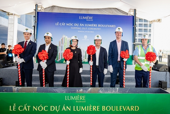 Masterise Homes chính thức cất nóc LUMIÈRE Boulevard