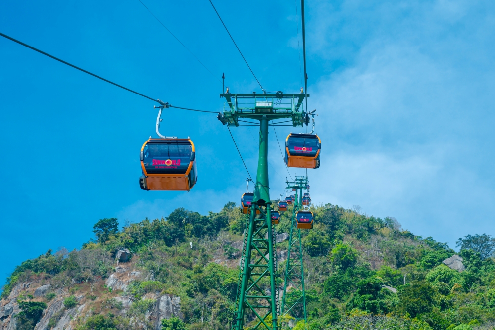 Giá vé cáp treo Sun World Ba Den Mountain giảm sâu cho tăng ni, học sinh sinh viên và người dân Tây Ninh