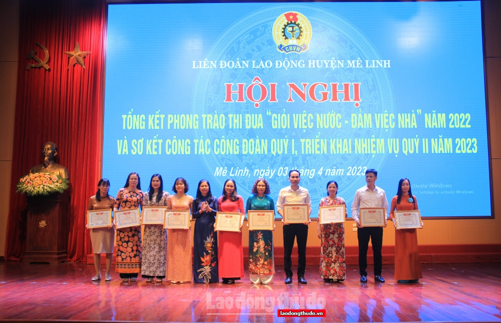 LĐLĐ huyện Mê Linh khen thưởng 24 tập thể, 83 cá nhân “Giỏi việc nước, đảm việc nhà”