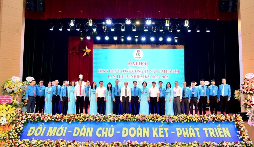 TRỰC TUYẾN HÌNH ẢNH: Đại hội Công đoàn Tổng Công ty Vận tải Hà Nội lần thứ IV