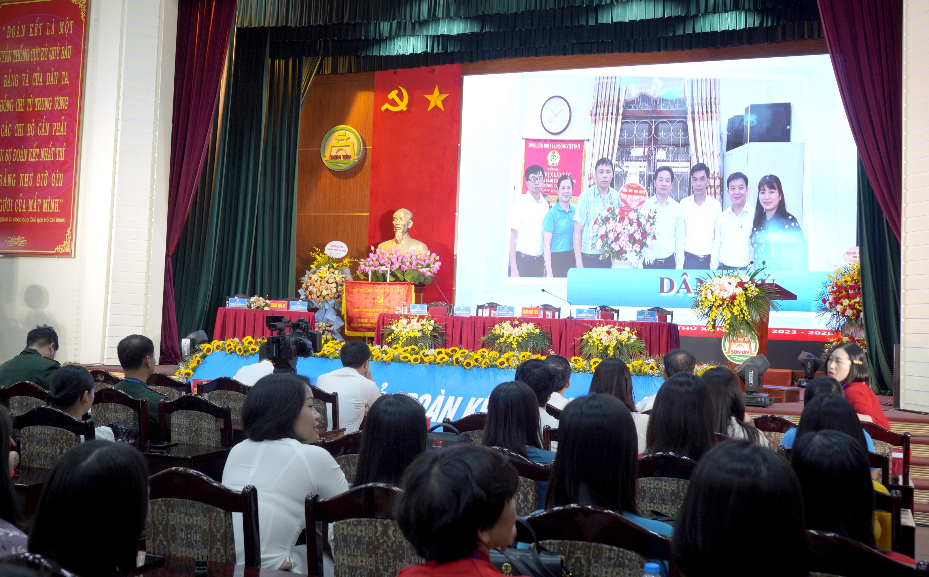 TRỰC TUYẾN: Quyết tâm thực hiện thắng lợi mục tiêu xây dựng thị xã Sơn Tây ngày càng giàu đẹp