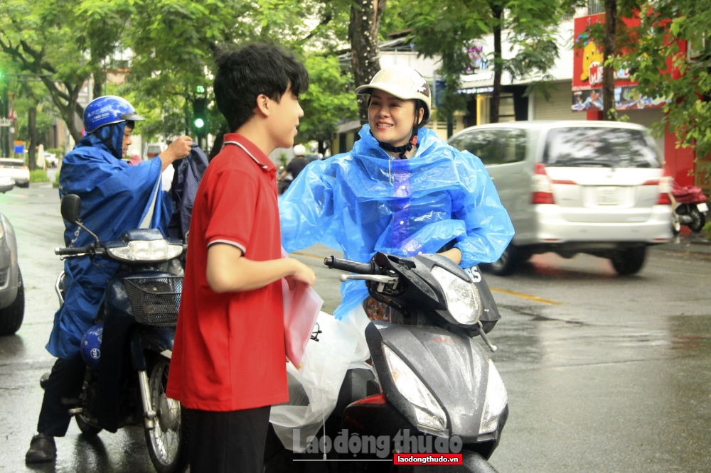 Hơn 100.000 thí sinh Thủ đô bước vào ngày thi đầu tiên kỳ thi tốt nghiệp THPT năm 2023