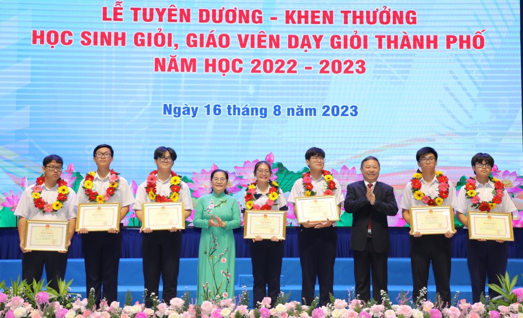 TP.HCM: Tuyên dương 431 học sinh giỏi tiêu biểu