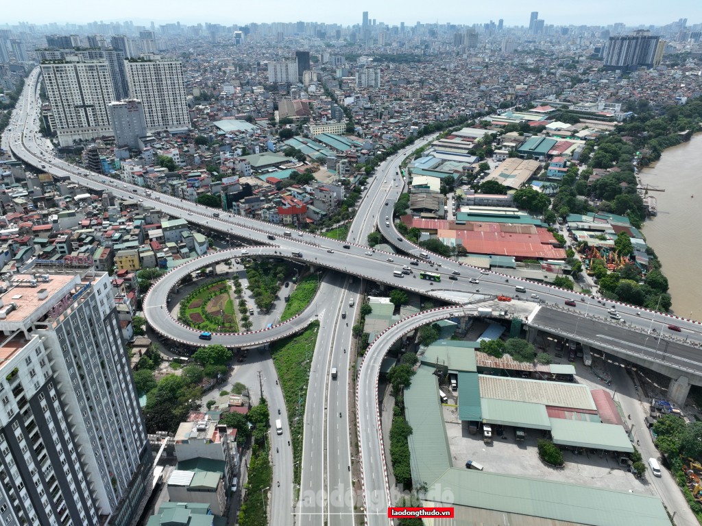 Cầu Vĩnh Tuy không còn là "điểm đen" ùn tắc trong giờ cao điểm