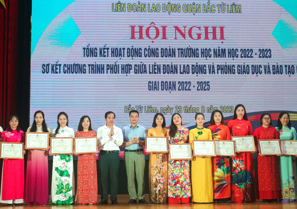 Phối hợp, thực hiện tốt công tác chăm lo cho đội ngũ cán bộ, giáo viên