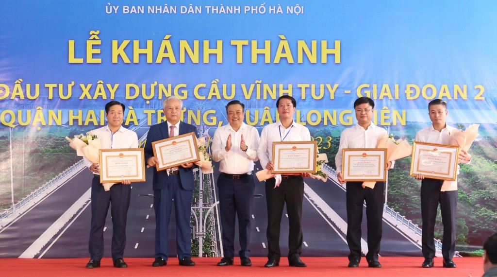 Cầu Vĩnh Tuy giai đoạn 2 chính thức thông xe