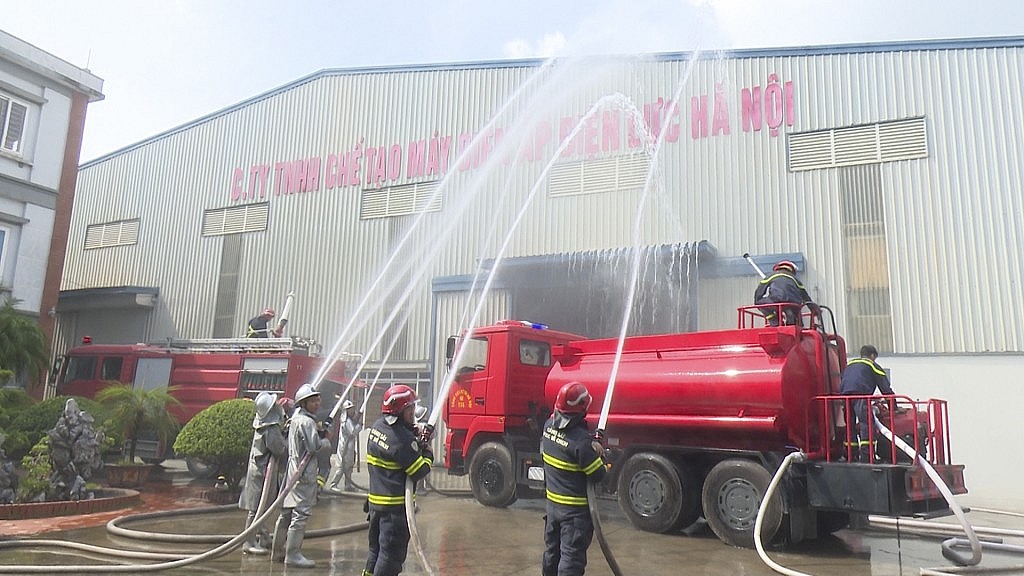 Huyện Thường Tín tổ chức diễn tập phương án phòng cháy chữa cháy và cứu nạn cứu hộ