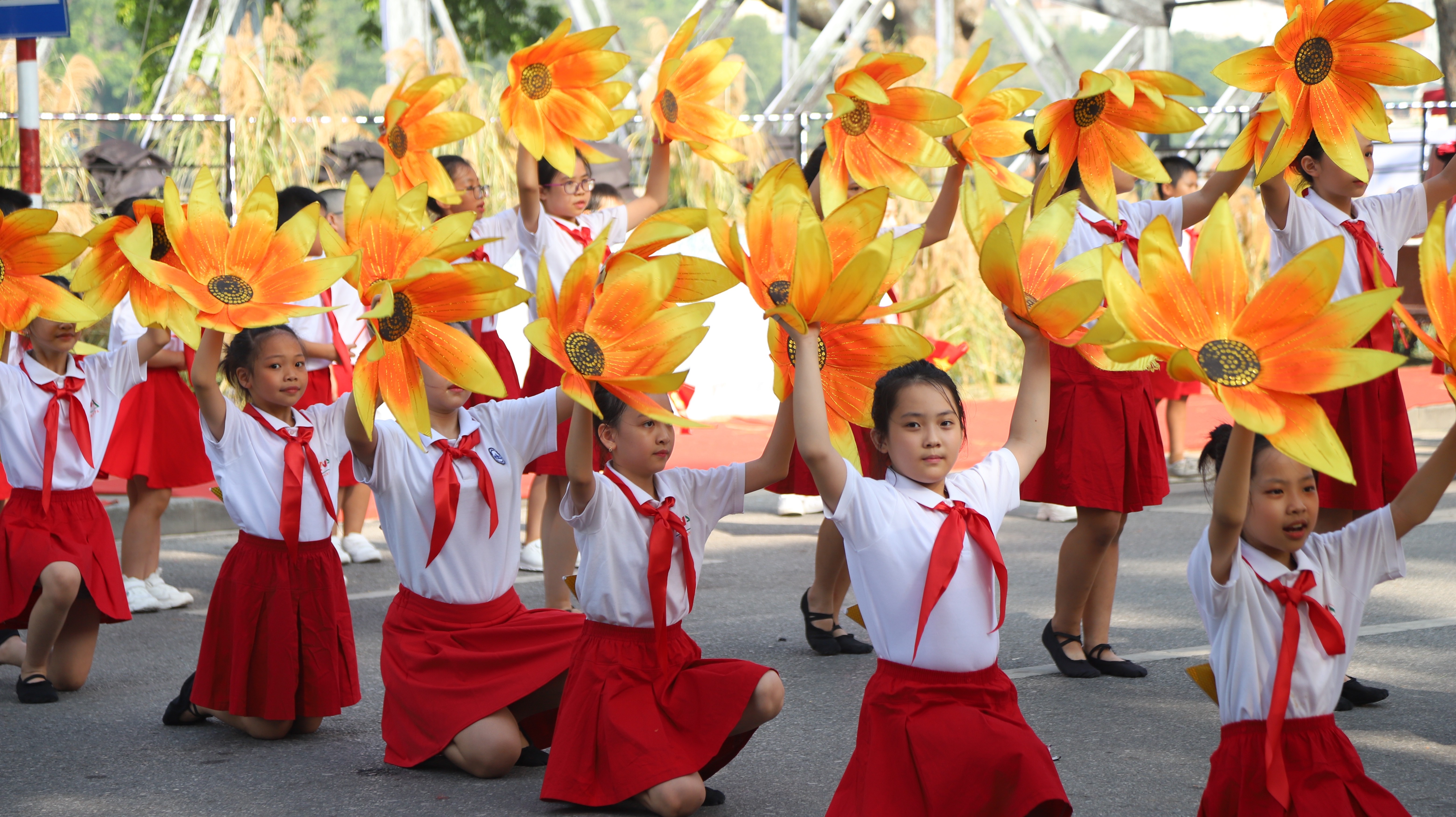 Carnaval Thu Hà Nội: Sự giao thoa sống động giữa truyền thống và hiện đại