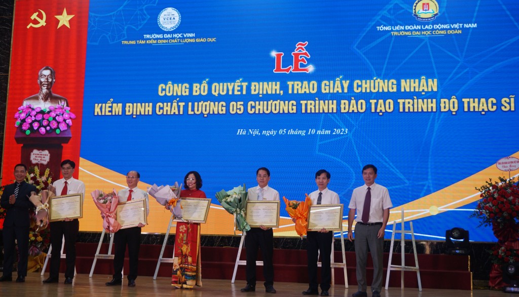 Trường Đại học Công đoàn chào đón 2.580 tân sinh viên năm học 2023 - 2024