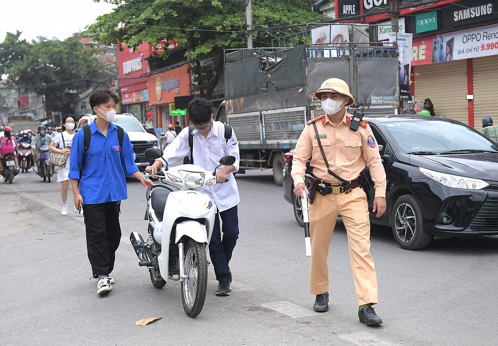 Xử lý 884 trường hợp vi phạm luật giao thông trong ngày 19/10