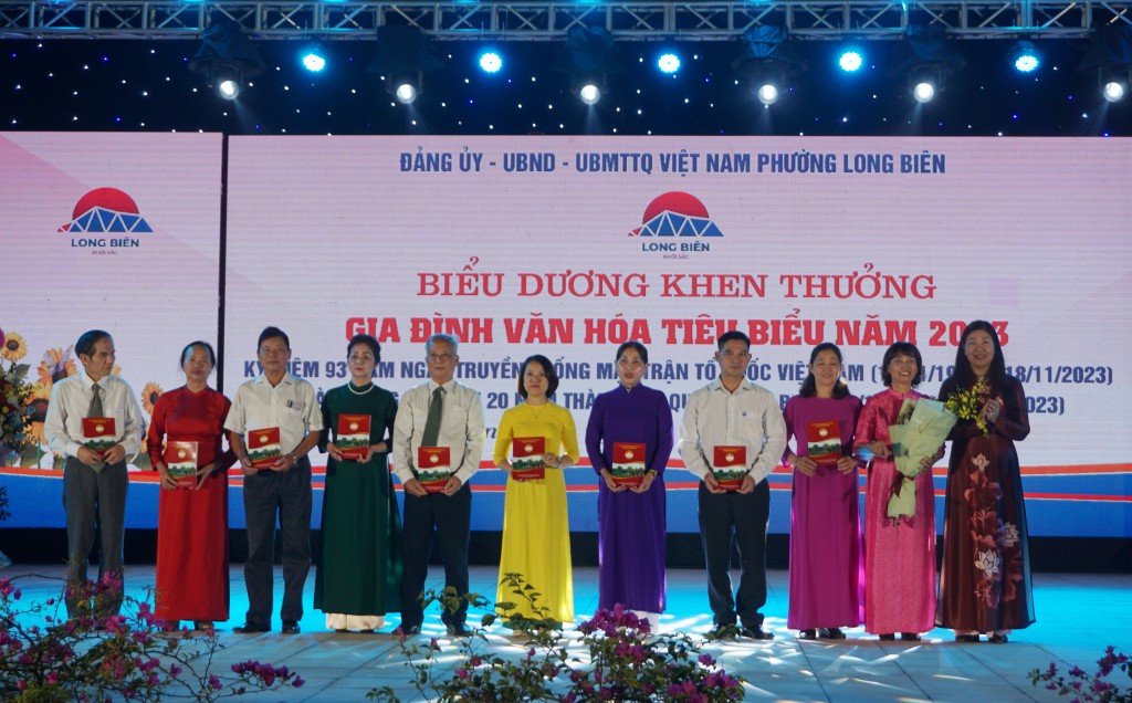 Tưng bừng Ngày hội đại đoàn kết toàn dân tộc năm 2023 phường Long Biên