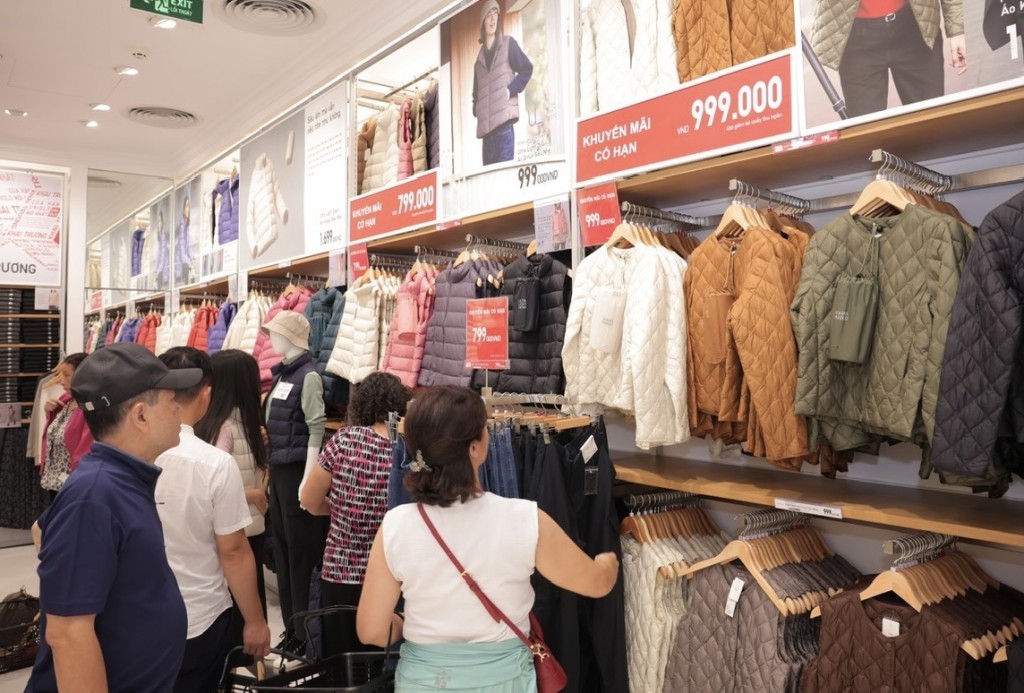 Tôn vinh văn hoá Việt - Nhật trong cửa hàng UNIQLO Hoàn Kiếm