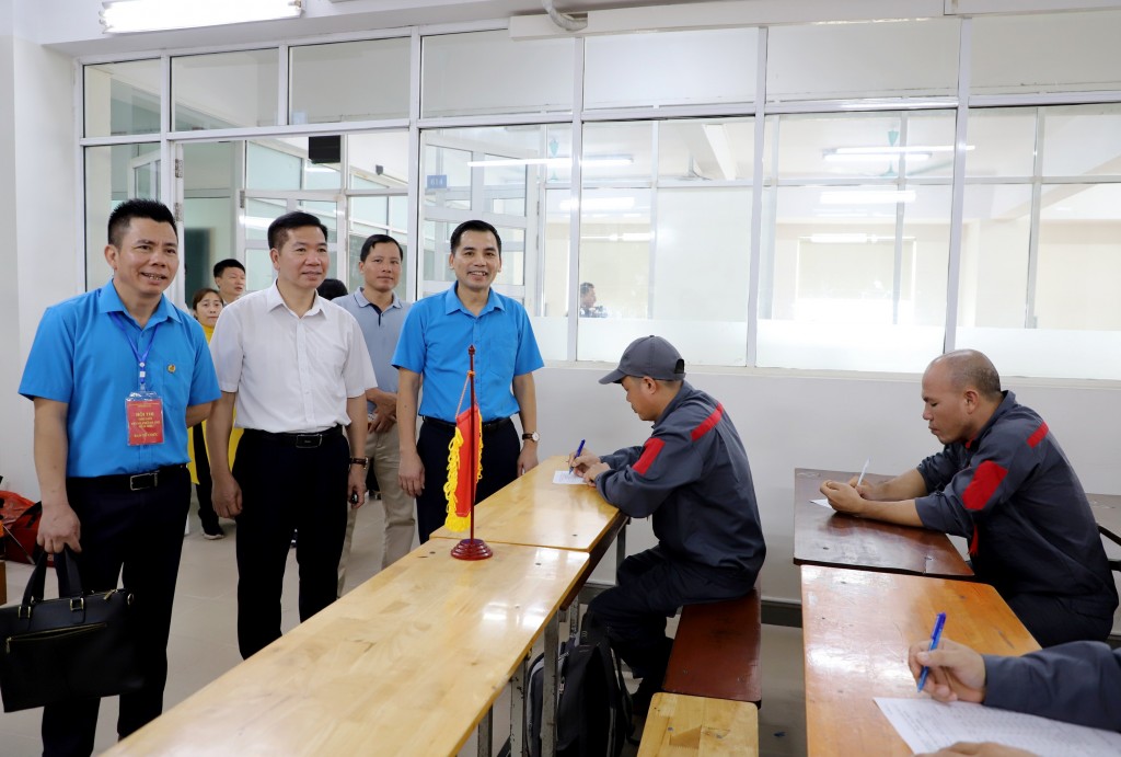 Đợt thi đua cao điểm chào mừng Đại hội Công đoàn các cấp: Trách nhiệm, trí tuệ tạo đà thành công