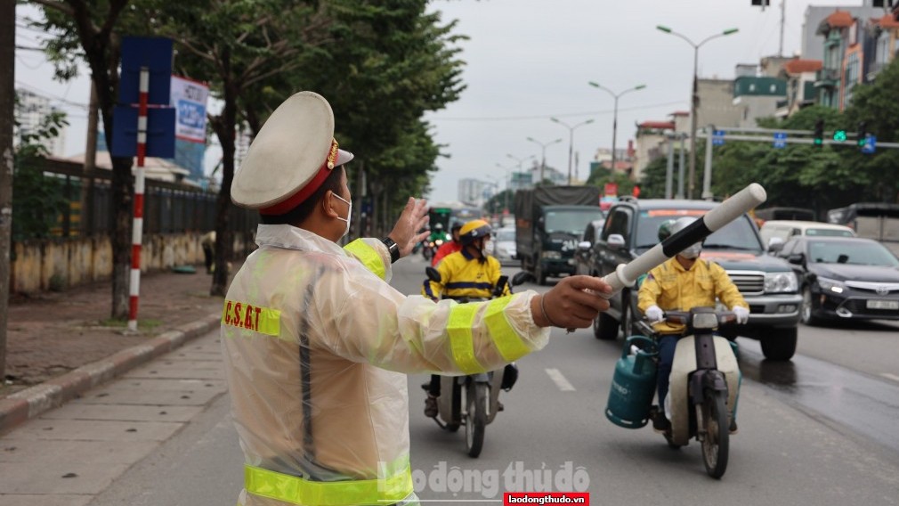 Cảnh sát giao thông Hà Nội tập trung phòng ngừa ùn tắc giao thông dịp cuối năm