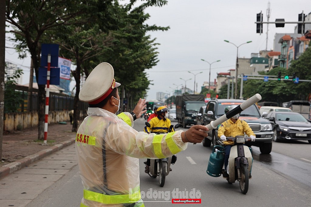 Cảnh sát giao thông Hà Nội đảm bảo an toàn giao thông dịp cuối năm