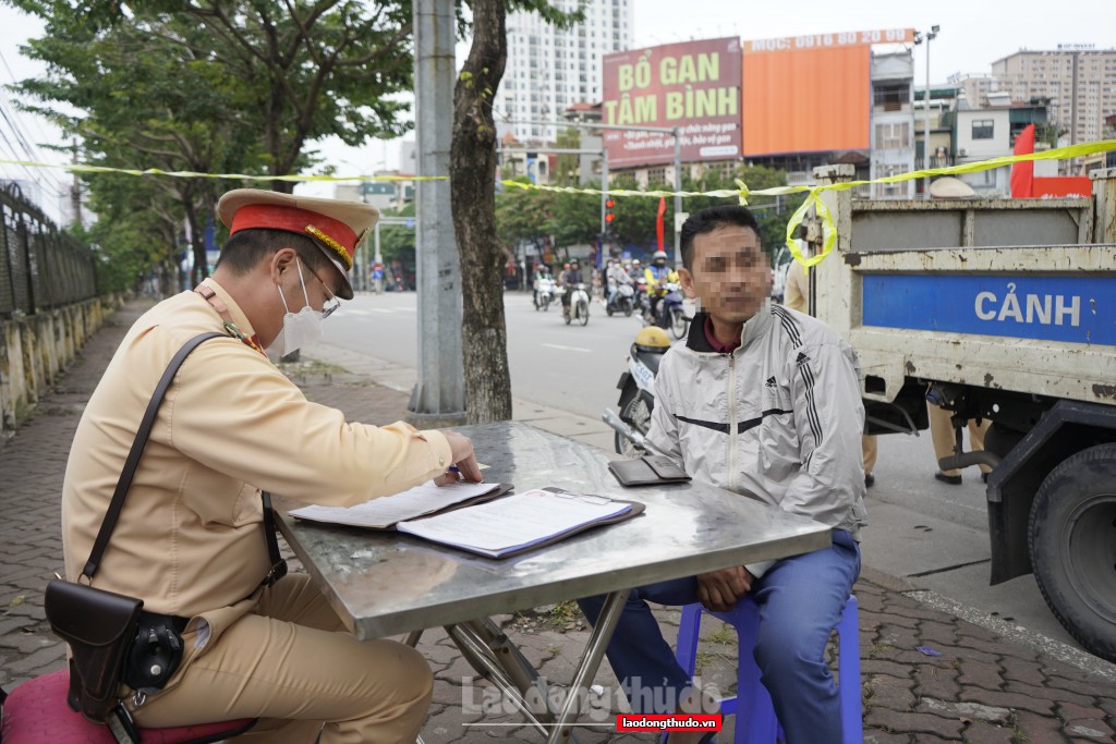 Tăng cường công tác kiểm tra, xử lý vi phạm hoạt động kinh doanh vận tải hành khách