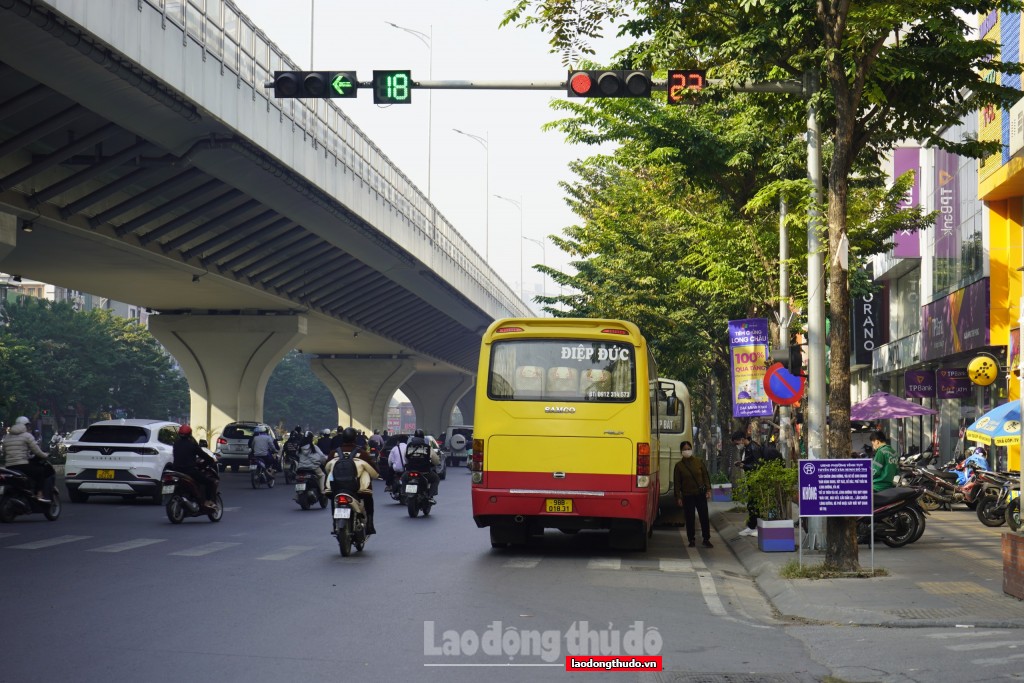 Tập trung xử lý nghiêm xe khách dừng, đỗ không đúng nơi quy định