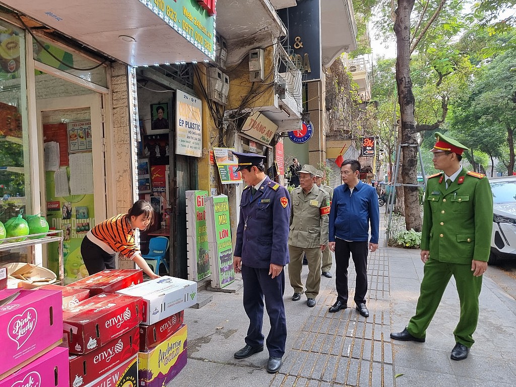 Phường Quán Thánh (Ba Đình): Kiểm tra, xử lý vi phạm, đảm bảo  trật tự đô thị