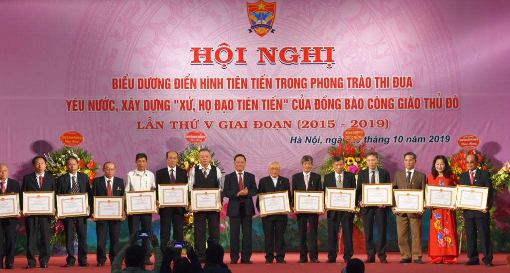 Kỳ cuối: Khơi thông phát triển đảng viên nhằm củng cố khối đại đoàn kết trong tình hình mới