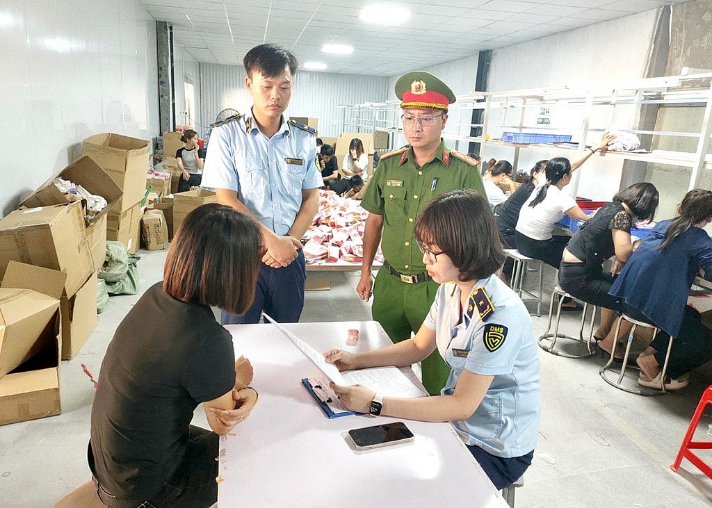 Khi người tiêu dùng “tiếp tay” cho hàng giả tồn tại