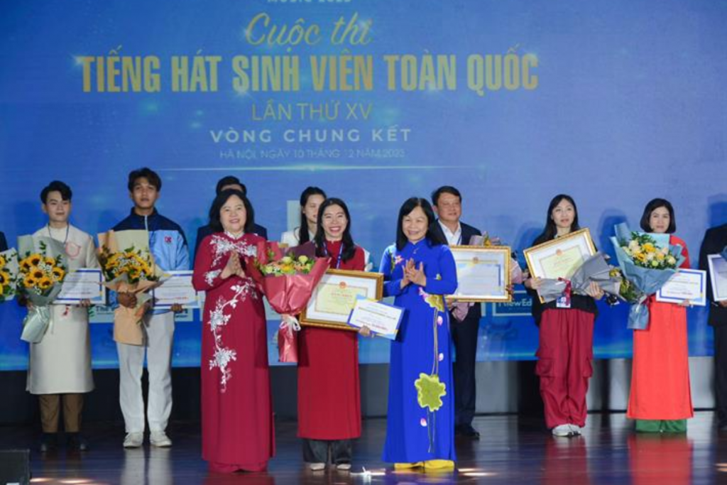 Trường Đại học Kinh tế - Luật đạt giải Nhất Chung kết cuộc thi "Tiếng hát sinh viên" toàn quốc