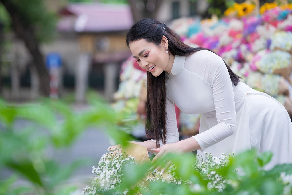 Hoa hậu Bích Hạnh mong muốn làm nhiều dự án thiện nguyện cho các em nhỏ