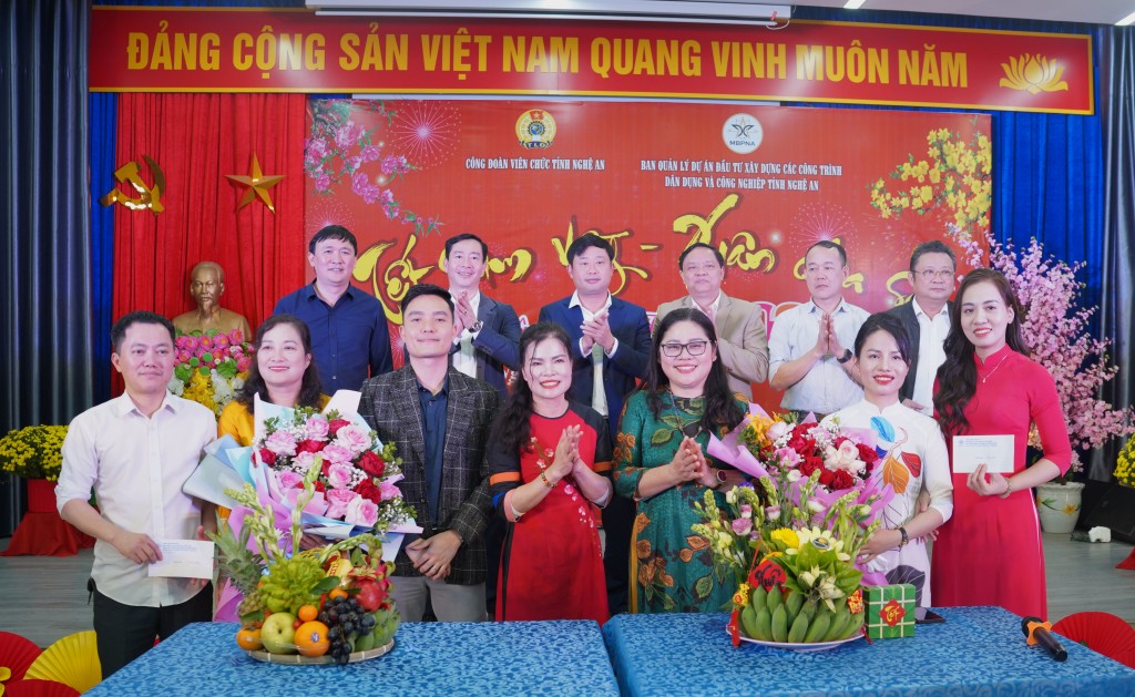 Tết sum vầy trang trọng, ý nghĩa