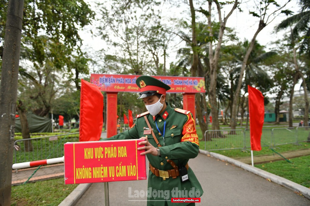 Cận cảnh trận địa pháo hoa trước giờ khai hỏa đón năm mới