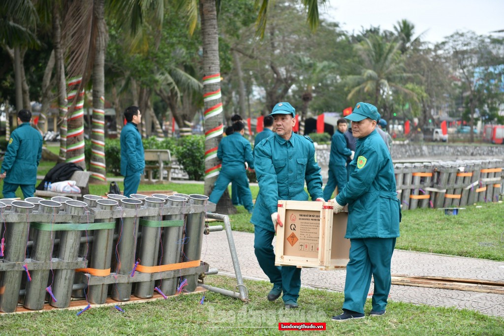 Cận cảnh trận địa pháo hoa trước giờ khai hỏa đón năm mới