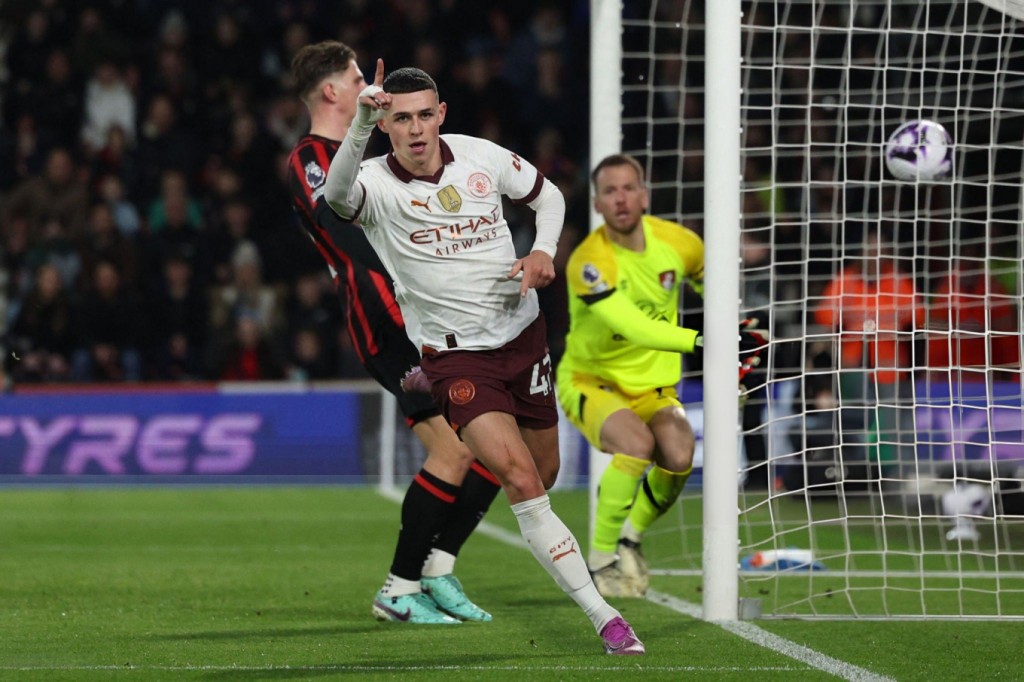 Thắng tối thiểu Bournemouth, Man City bám sát ngôi đầu của Liverpool