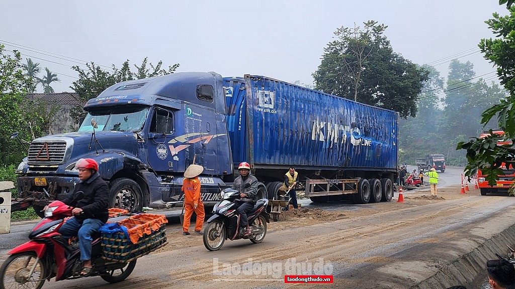 Cập nhật hình ảnh mới nhất tại hiện trường vụ tai nạn giao thông ở Tuyên Quang