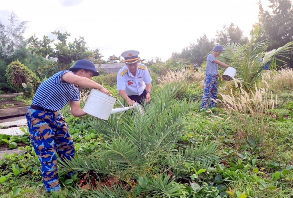 Để Trường Sa thêm xanh